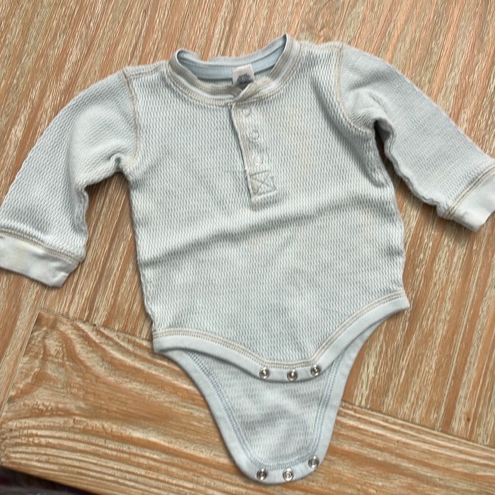 Gap baby 3-6 M onesie, light blue thermal knit